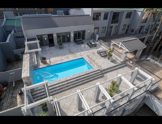 1 BEDROOM APARTMENT TO LET IN GARDENS